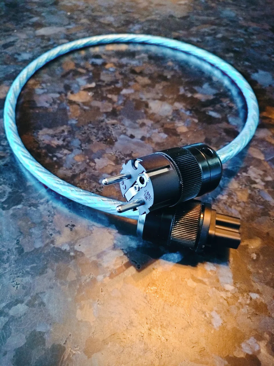 Falk Audio handgjord high-end hifi strömkabel